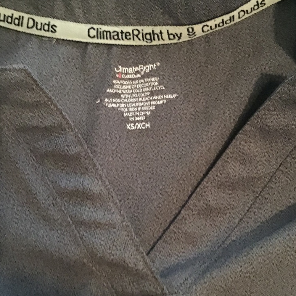 Cuddl Duds scrub top